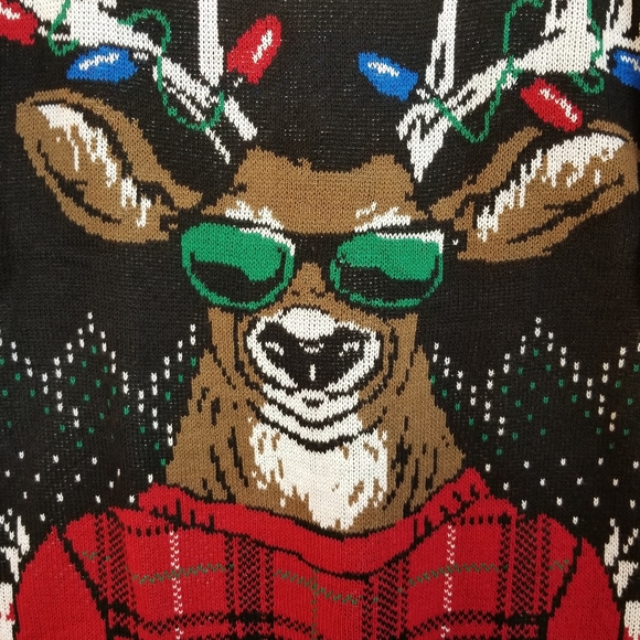 1 DAY FLASH SALE Holiday Sweater UNISEX BNWT - Picture 2 of 3